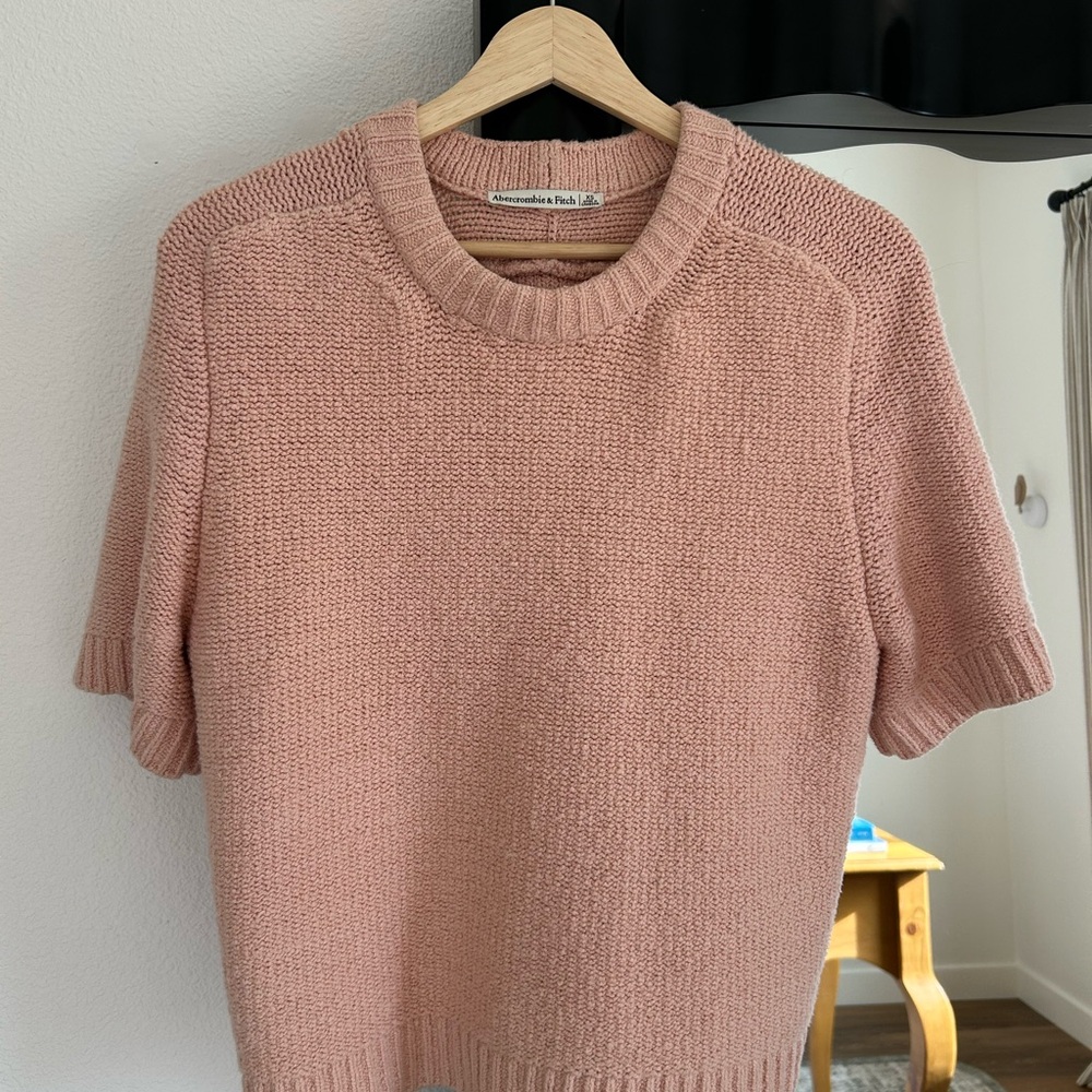 Abercrombie & Fitch Women's Blush Pink Short-Sleeve Crew Sweater